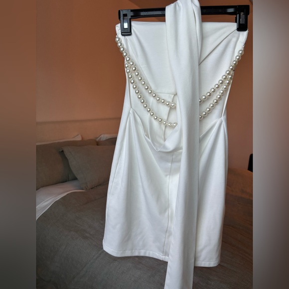 Khanums Kara Mini Dress - Picture 7 of 9